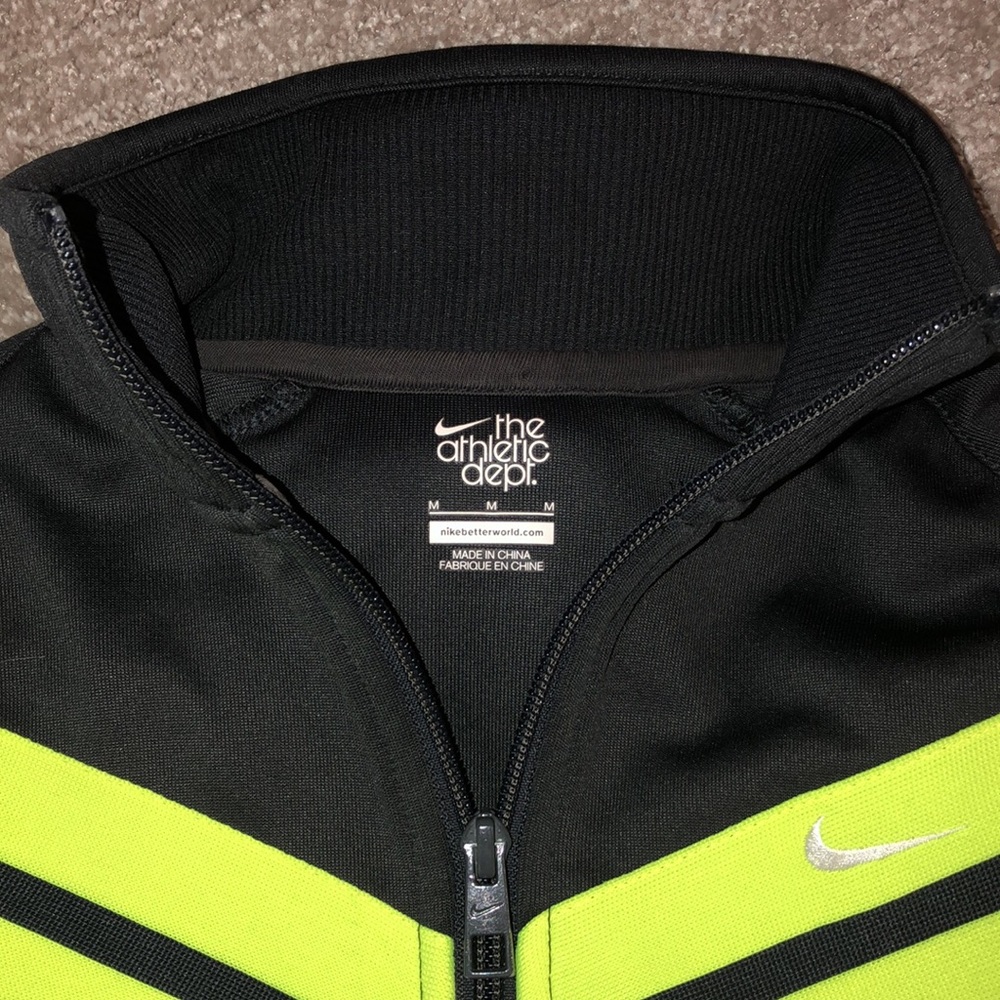 athletic jacket too small - Picture 2 of 3